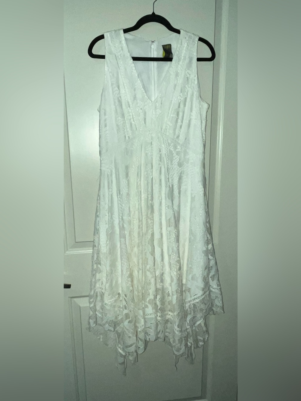 Taylor White Lace V-Neck Handkerchief Hem Dress PTP 22in No Size Tag